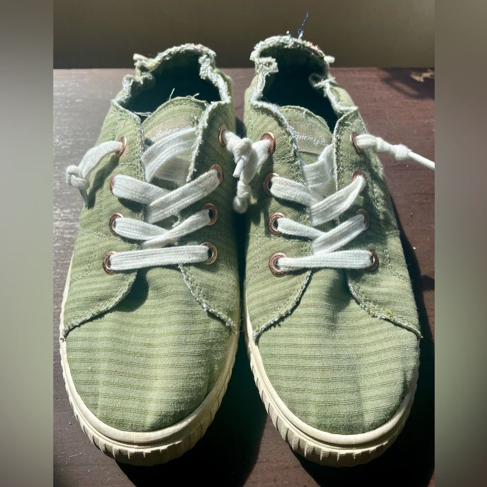 Tommy Bahama sneakers